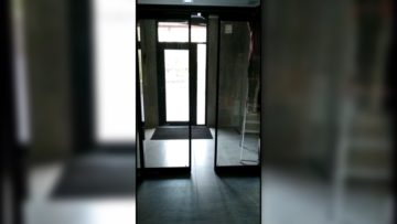Автоматические раздвижные двери в жилом доме